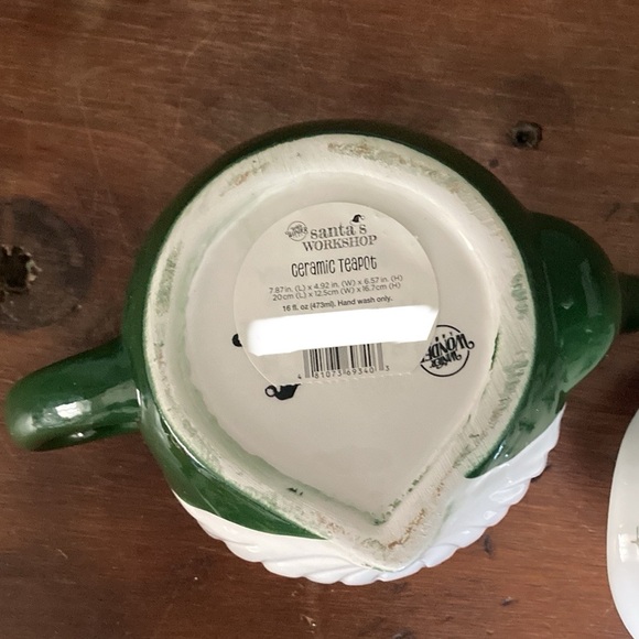 NWT- Stunning 16oz- 2 Piece-Green Gnome- White Hat Lid w/ Green 🌲 Ceramic Teapot - Picture 15 of 16